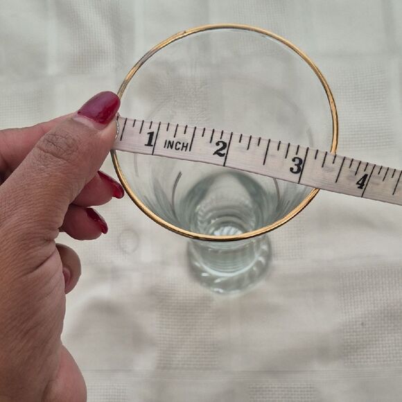 Elegant Gold Rimmed Pilsner Glass Set - Picture 10 of 16